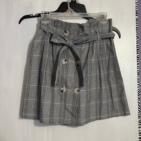 Grey plaid button up skirt - Picture 1 of 2